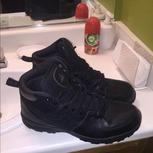 Nike acg boots